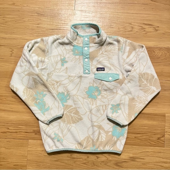 Patagonia Synchilla Snap-T Tropical floral design